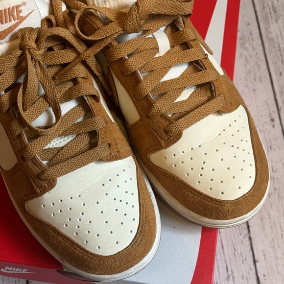 Nike Dunk Low Coconut Milk / Flax-Sail Sneakers 7 - Picture 6 of 11